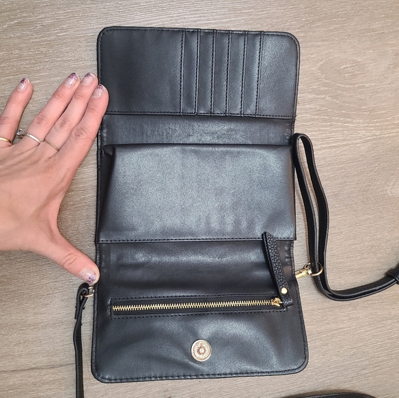Chic Black vegan Leather Crossbody Wallet Bag with Gold Accents - Picture 2 of 3